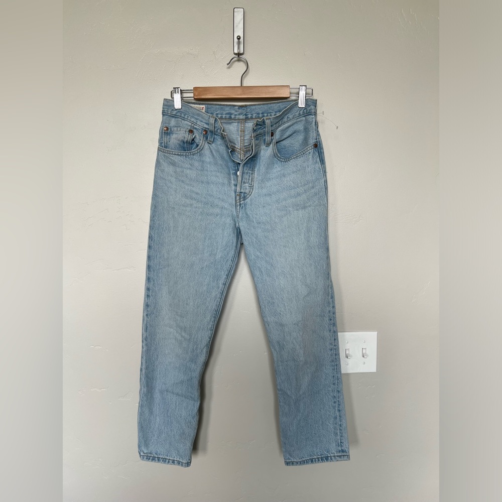 Women’s wedgie Levi’s jeans